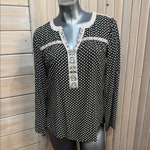 Skies Are Blue Black and White Bib Collar Embroidered Blouse